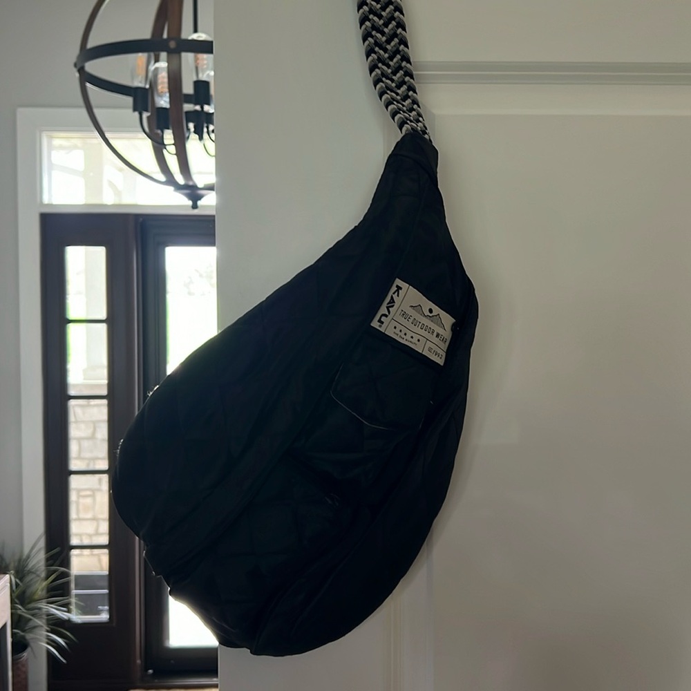 COPY - Kavu crossbody bag. Comes from smoke free home.